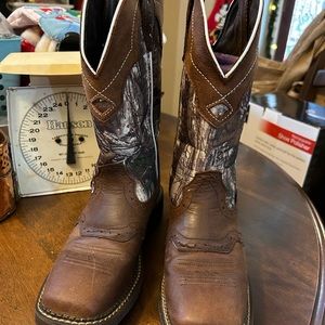 Justin women 6 camo cowgirl boots